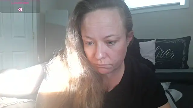 julimonroe online show from 11/09/25, 09:57