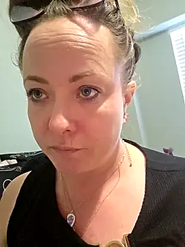 julimonroe online show from 03/22/26, 12:14