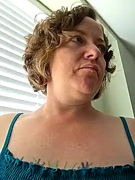 julimonroe online show from 05/11/26, 04:04