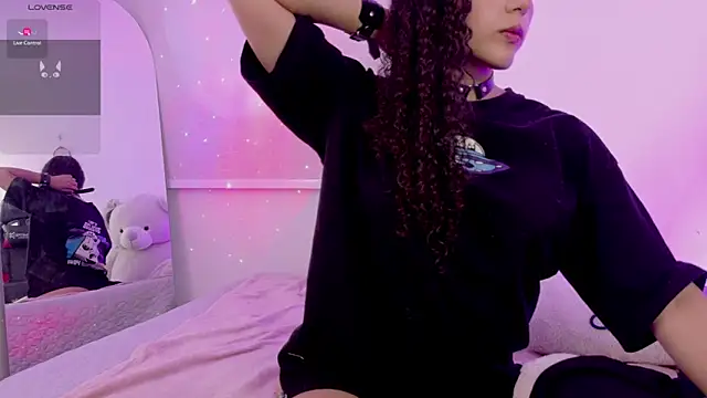 Snapshot of Lia_Tinez chatting on 02/28/26, 12:22 Lia Tinez online show from 02/28/26, 12:22