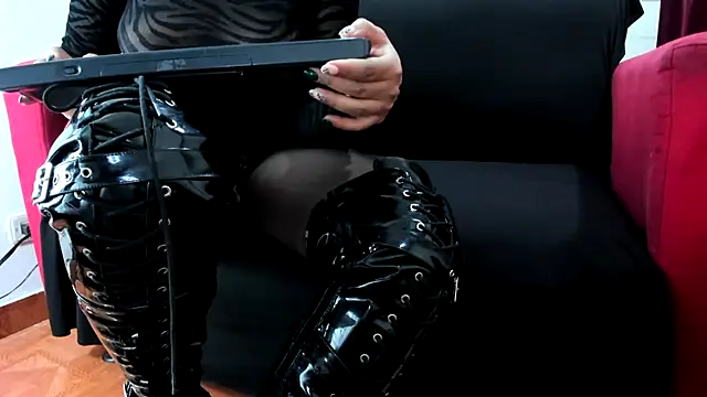 MissVioleta1 online show from 02/19/25, 06:44