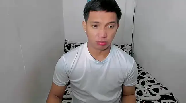 Snapshot of xSebastian19 chatting on 01/03/25, 11:01 xSebastian19 online show from 01/03/25, 11:01