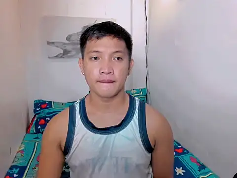 Snapshot of xSebastian19 chatting on 10/16/25, 04:08 xSebastian19 online show from 10/16/25, 04:08