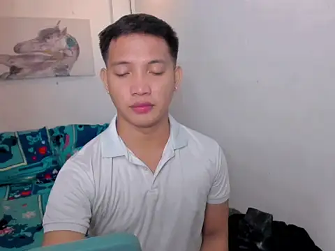 Snapshot of xSebastian19 chatting on 12/22/25, 10:29 xSebastian19 online show from 12/22/25, 10:29