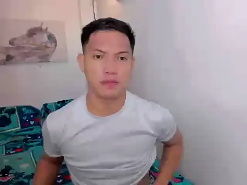 Snapshot of xSebastian19 chatting on 01/06/26, 01:20 xSebastian19 online show from 01/06/26, 01:20