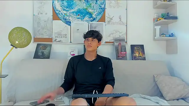 Snapshot of logan_thomas chatting on 03/03/26, 06:14 logan thomas online show from 03/03/26, 06:14