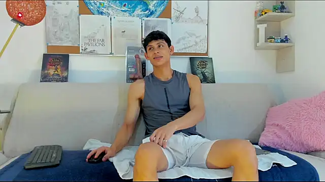 Snapshot of logan_thomas chatting on 04/14/26, 07:31 logan thomas online show from 04/14/26, 07:31