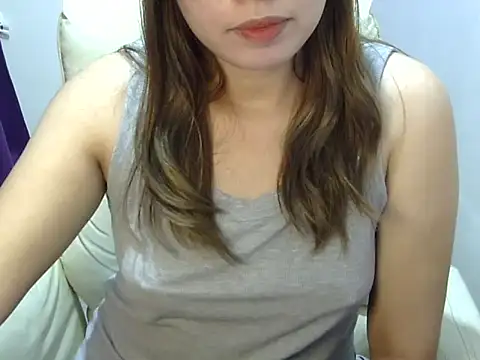    zurIII09  online show from 10/26/25, 12:44