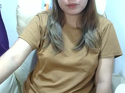    zurIII09  online show from 11/02/25, 06:21