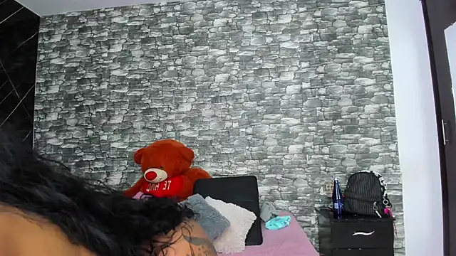 HeidyWillss online show from 12/16/25, 07:30