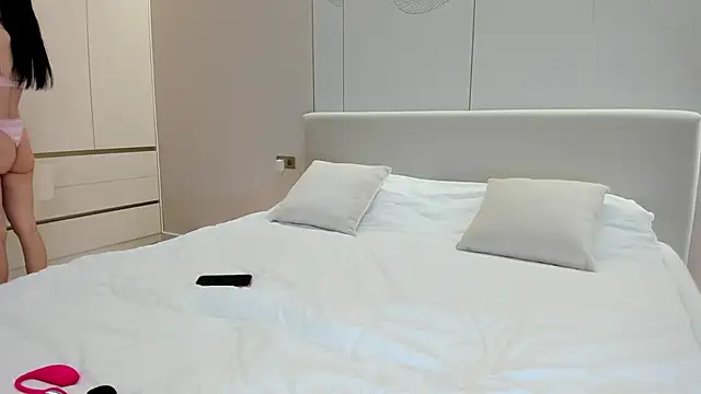 JenniferQueen11 online show from 11/14/25, 03:55