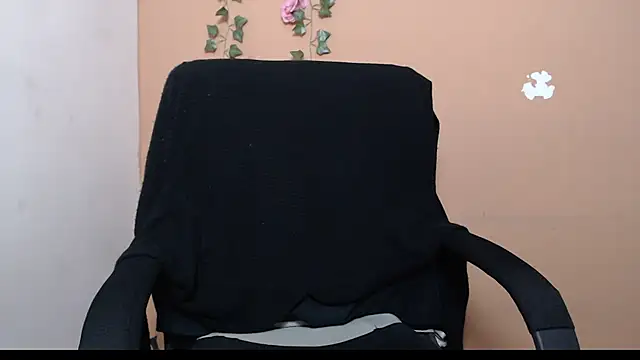 Snapshot of Hellensextits chatting on 12/07/24, 09:39 Hellensextits online show from 12/07/24, 09:39