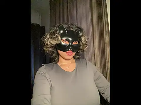 Snapshot of nenalayla chatting on 03/19/26, 04:44 nenalayla online show from 03/19/26, 04:44