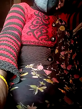 Snapshot of Lattika-Bhabhi chatting on 01/19/25, 04:12 Lattika-Bhabhi online show from 01/19/25, 04:12