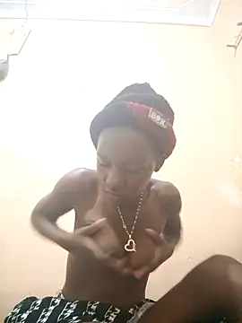 Petite li online show from 11/21/25, 04:27