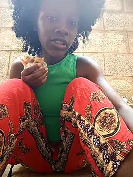 Petite li online show from 11/29/25, 06:27