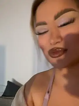 EmiliaPetrova online show from 01/08/25, 10:58