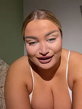 EmiliaPetrova online show from 03/12/25, 08:20