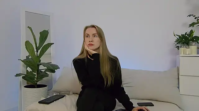 Fallinlove1 online show from 10/11/25, 01:53