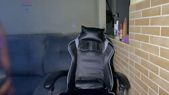 Snapshot of isa_hotwifee chatting on 01/14/25, 01:28 isa hotwifee online show from 01/14/25, 01:28