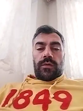 Snapshot of kevgir08 chatting on 11/25/25, 01:55 kevgir08 online show from 11/25/25, 01:55