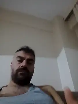 Snapshot of kevgir08 chatting on 12/21/25, 05:14 kevgir08 online show from 12/21/25, 05:14