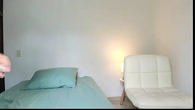 Snapshot of carminaurmommy chatting on 12/17/24, 07:04 carminaurmommy online show from 12/17/24, 07:04