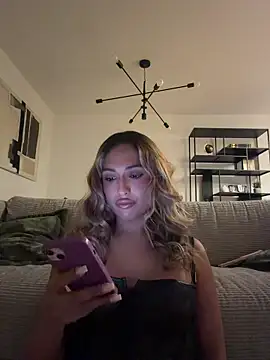 Snapshot of carminaurmommy chatting on 12/02/25, 12:38 carminaurmommy online show from 12/02/25, 12:38