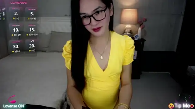 Snapshot of xAsianSweetHeart chatting on 06/05/26, 11:21 xAsianSweetHeart online show from 06/05/26, 11:21