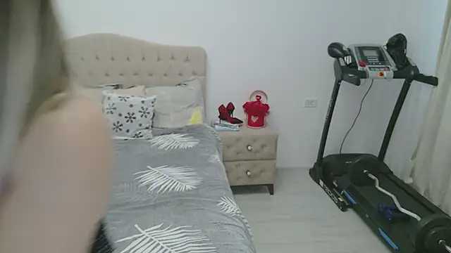 Snapshot of Annyfit4you chatting on 03/21/26, 12:10 Annyfit4you online show from 03/21/26, 12:10