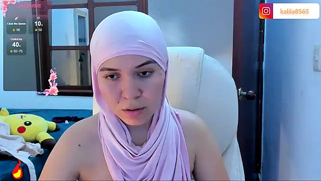 Snapshot of MatchedEyebrow chatting on 10/29/25, 09:16 MatchedEyebrow online show from 10/29/25, 09:16