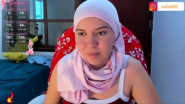 Snapshot of MatchedEyebrow chatting on 10/30/25, 11:05 MatchedEyebrow online show from 10/30/25, 11:05