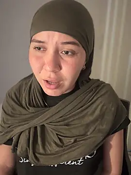 Snapshot of MatchedEyebrow chatting on 11/18/25, 10:14 MatchedEyebrow online show from 11/18/25, 10:14