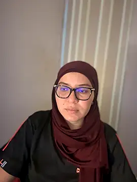 Snapshot of MatchedEyebrow chatting on 11/19/25, 10:54 MatchedEyebrow online show from 11/19/25, 10:54