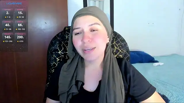 Snapshot of MatchedEyebrow chatting on 04/27/26, 08:18 MatchedEyebrow online show from 04/27/26, 08:18
