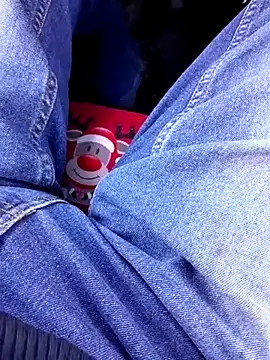 feet toes online show from 03/08/25, 11:16