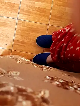 feet toes online show from 10/21/25, 05:41