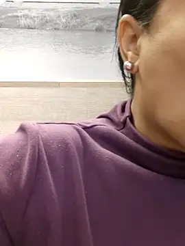 Molly newman6 online show from 11/30/25, 01:04