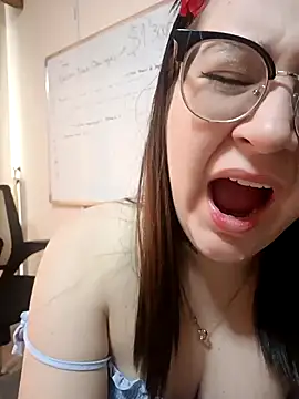 Snapshot of HunnyyLove chatting on 12/07/24, 04:47 HunnyyLove online show from 12/07/24, 04:47