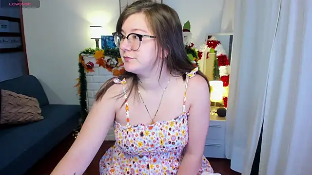 Snapshot of HunnyyLove chatting on 12/23/24, 03:33 HunnyyLove online show from 12/23/24, 03:33