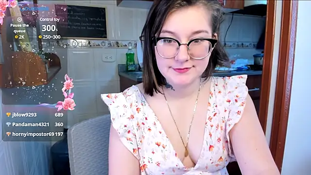 Snapshot of HunnyyLove chatting on 03/08/25, 08:57 HunnyyLove online show from 03/08/25, 08:57