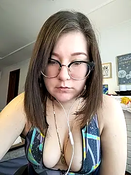 Snapshot of HunnyyLove chatting on 03/10/25, 04:46 HunnyyLove online show from 03/10/25, 04:46