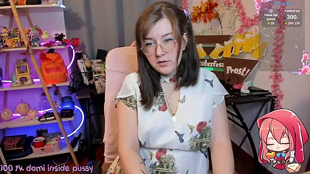 Snapshot of HunnyyLove chatting on 09/26/25, 04:11 HunnyyLove online show from 09/26/25, 04:11