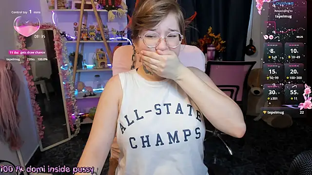 HunnyyLove online show from 10/26/25, 01:39