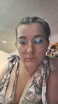 Snapshot of HunnyyLove chatting on 02/05/26, 02:43 HunnyyLove online show from 02/05/26, 02:43