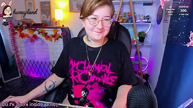 Snapshot of HunnyyLove chatting on 02/16/26, 03:08 HunnyyLove online show from 02/16/26, 03:08