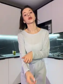 Camilla Railian online show from 12/22/24, 03:33