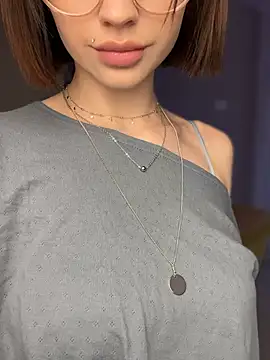 Camilla Railian online show from 01/03/25, 11:03