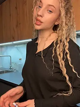 Camilla Railian online show from 02/01/25, 03:50