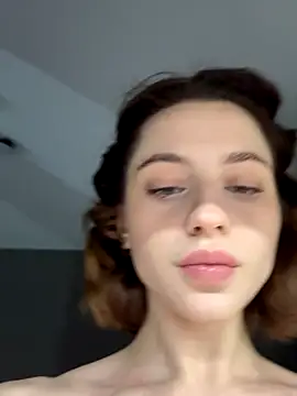 Camilla Railian online show from 10/02/25, 10:28